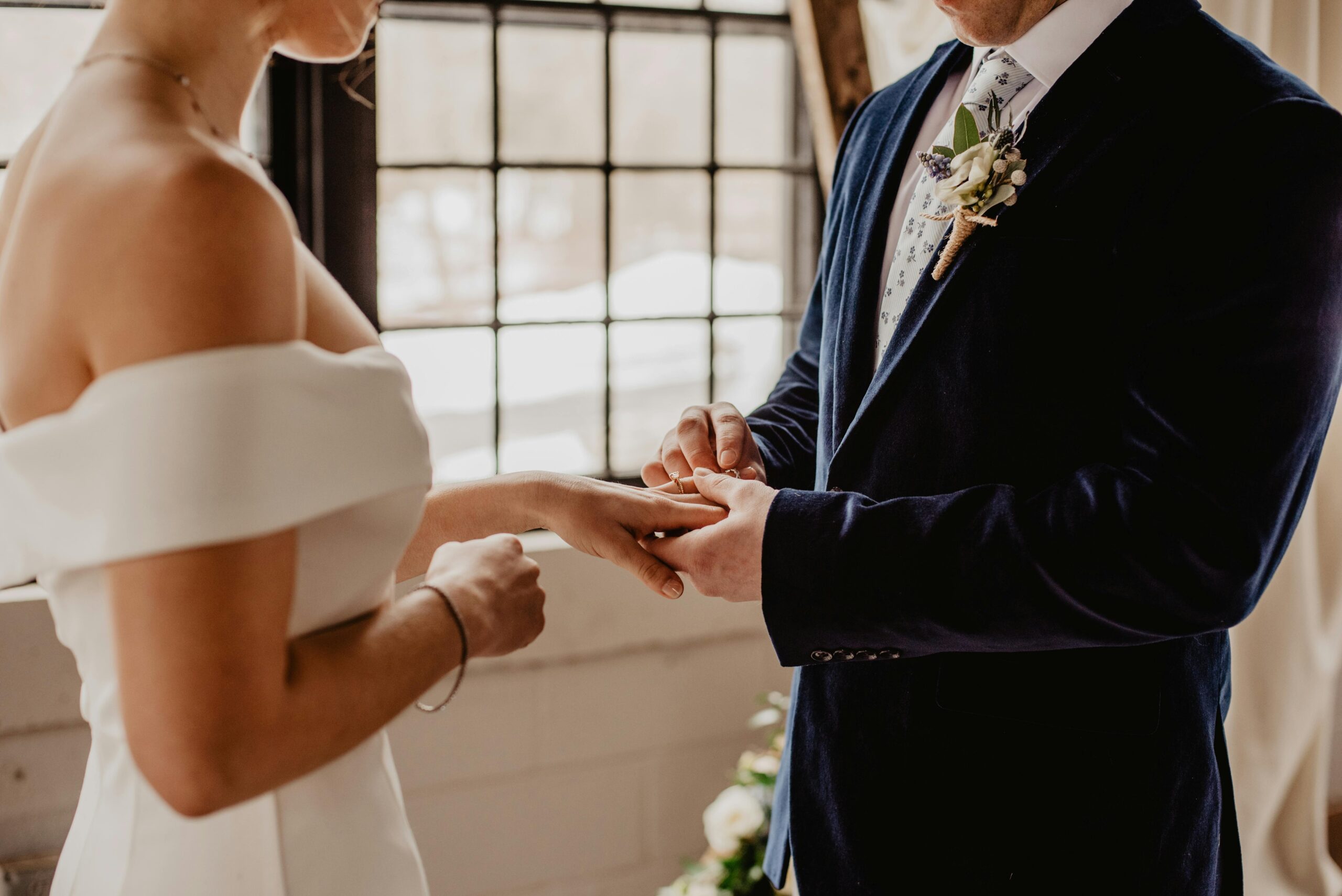 Choosing Between a Summer and a Winter Wedding