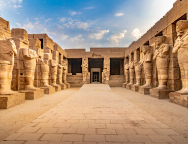 استكشاف مصر القديمة: جولة في وادي الملوك