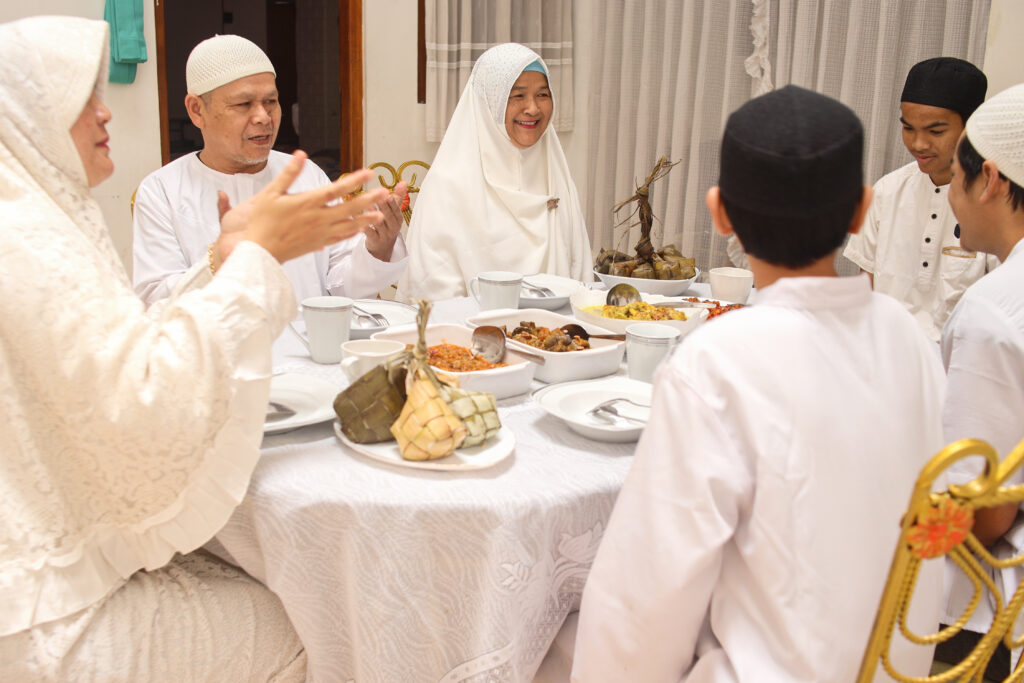 Indonesia - Prayers and Communal Meals